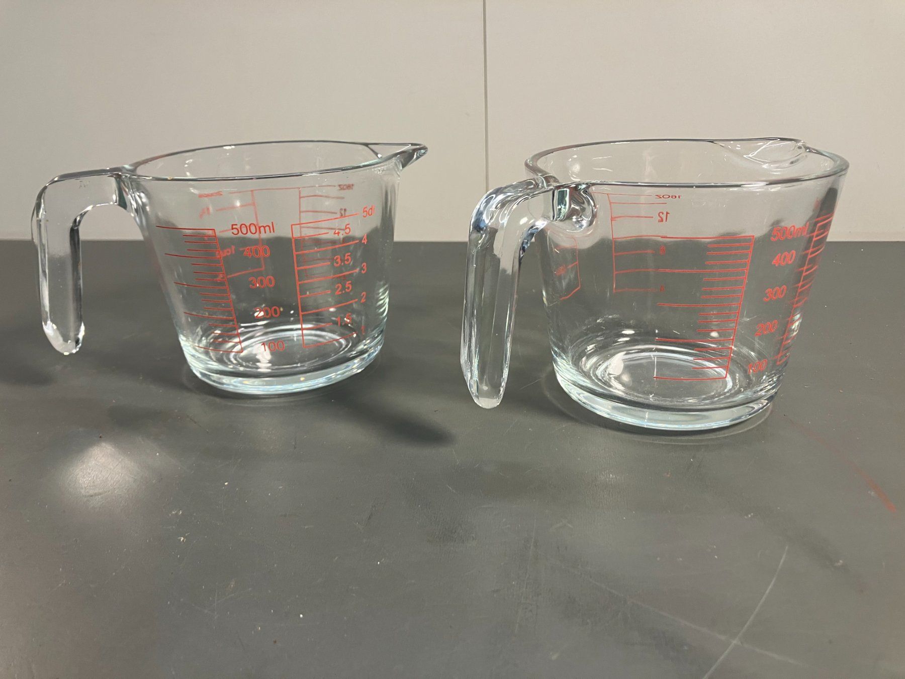 Elettrodomestici da cucina: 2St. Microwellen geeignete Glas-Messbecher 500ml ab 1.- – Nuovo (secondo la descrizione) da Lichtensteig venduto da Buy24International 1