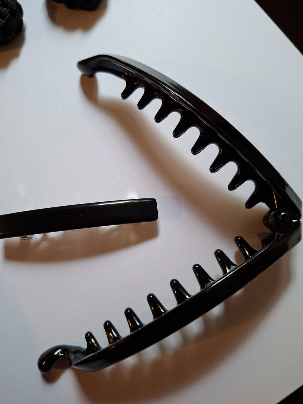 Accessori per capelli: Haargummis und Haarspangen schwarz/grau – Usato da Rafz venduto da findelmundo68 2