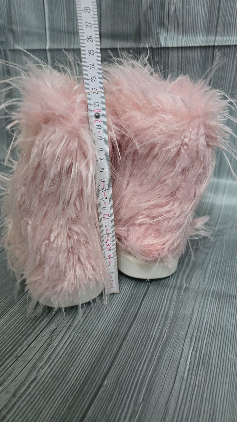 Damenschuhe: Rosa Fell-Boots - 40/41 - Fluffy Eyecatcher – Neu (gemäss Beschreibung) aus Thalwil von VitaMini 1