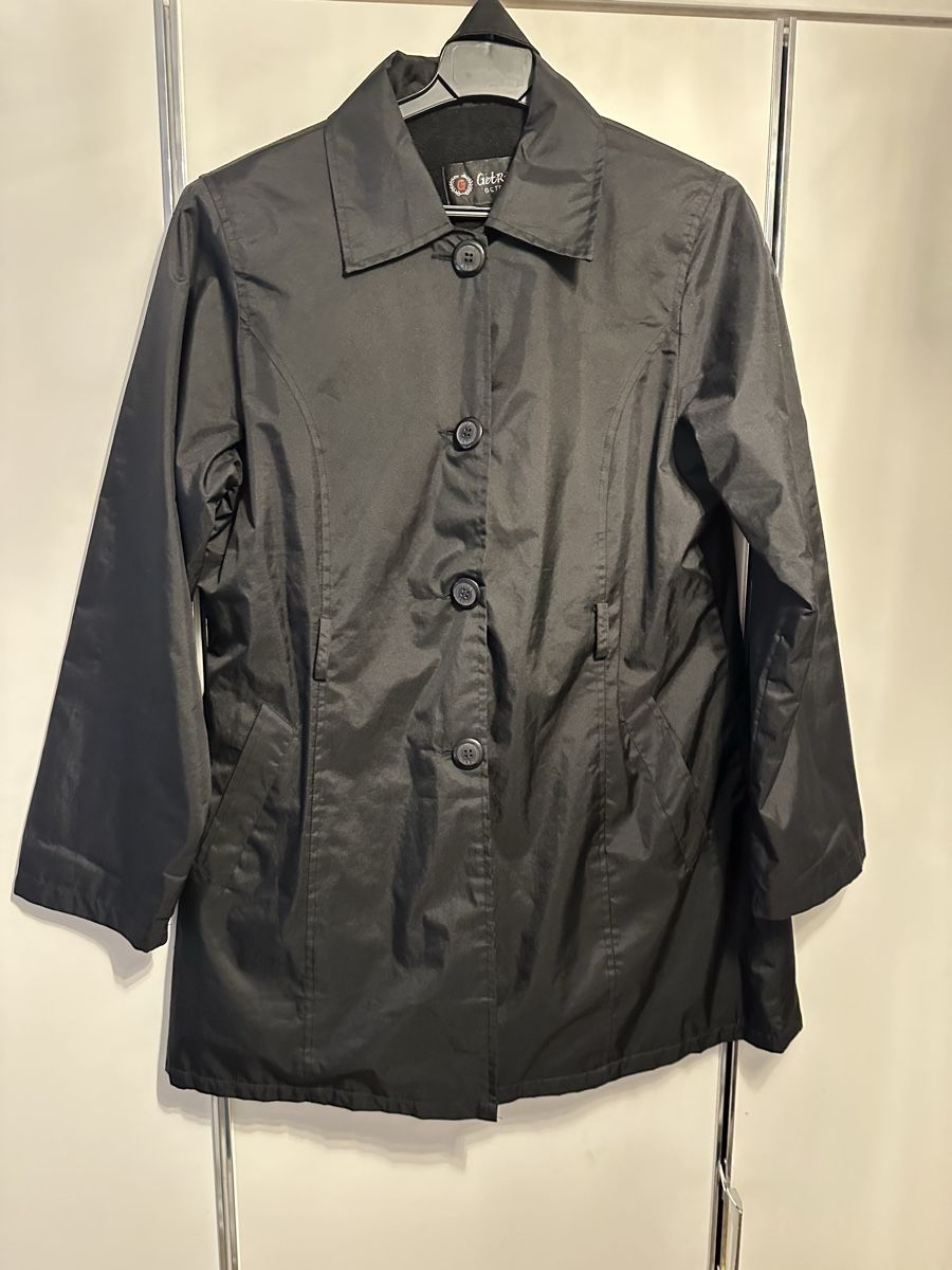 Jacken: Damen Trenchcoat Gr.M von Getrich – Gebraucht aus Pfungen von Outlet64