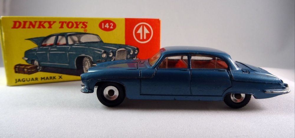 DINKY TOYS GB JAGUAR MARK X Ref 142 1962 TRÈS BON ÉTAT BOITE