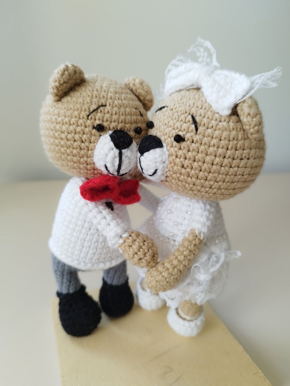 Spielzeuge: Ours mariés crochetés à la main- Cadeau unique!17cm – Neu und originalverpackt aus Arnex-sur-Orbe von can_97vn