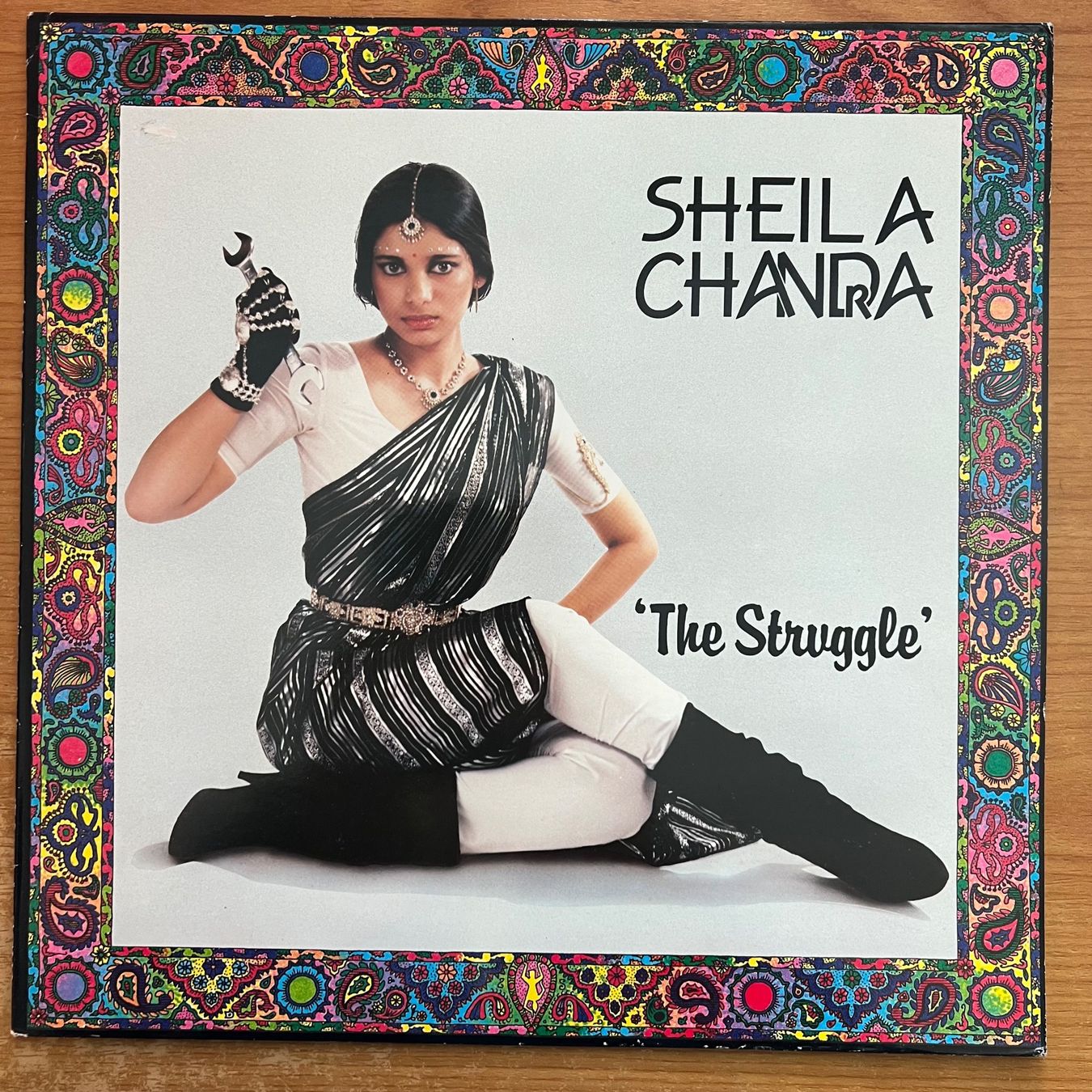 Dischi in vinile: Sheila Chandra - The Struggle / 1. UK-Press. 1985 – Usato da Gais venduto da soundcave57