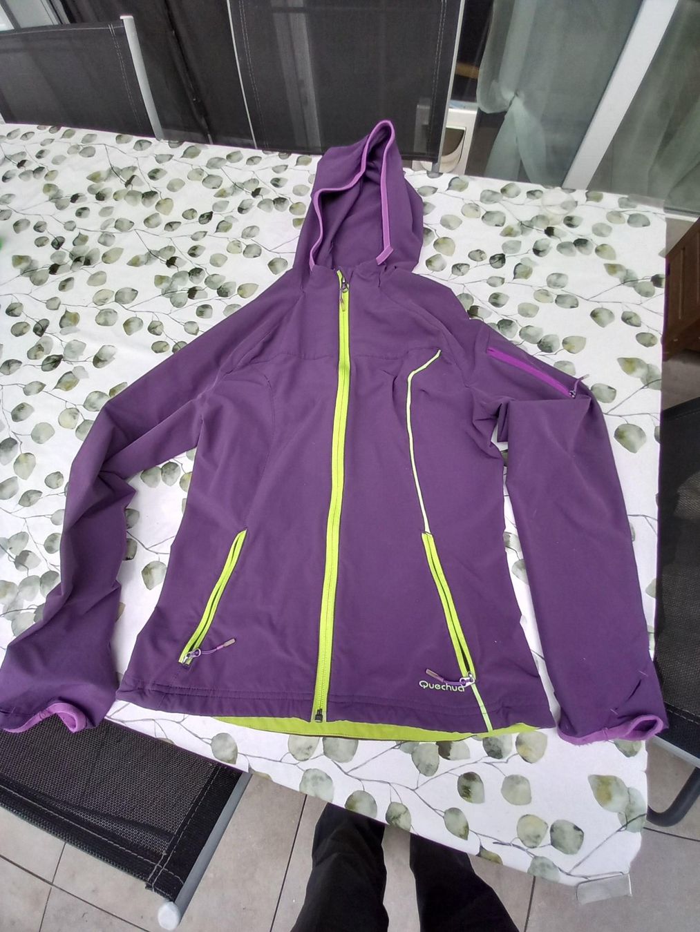 Decathlon Giacche: Veste de sport légère S/M – Usato da Jouxtens-Mézery venduto da Roxie2 1