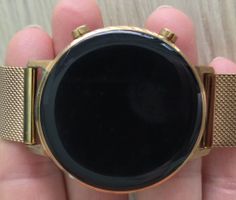 Elegant Gold Smartwatch Huawei GT 2