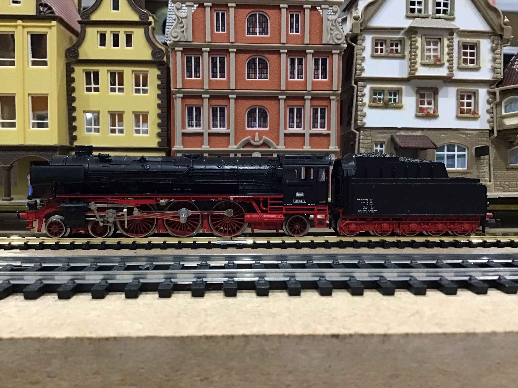 Fleischmann Modellini di ferrovie: FLEISCHMANN Dampflok BR 01 097-5, SPUR N – Usato da Männedorf venduto da Spezial-Modelle 2