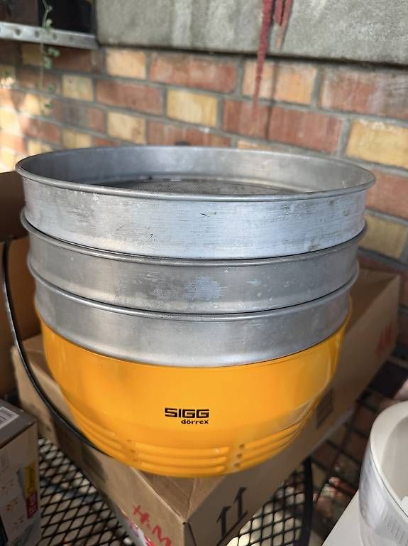 Sigg Elettrodomestici da cucina: Sigg Dörex mit 3 Metallgittern – Usato da Toffen venduto da Papajoe