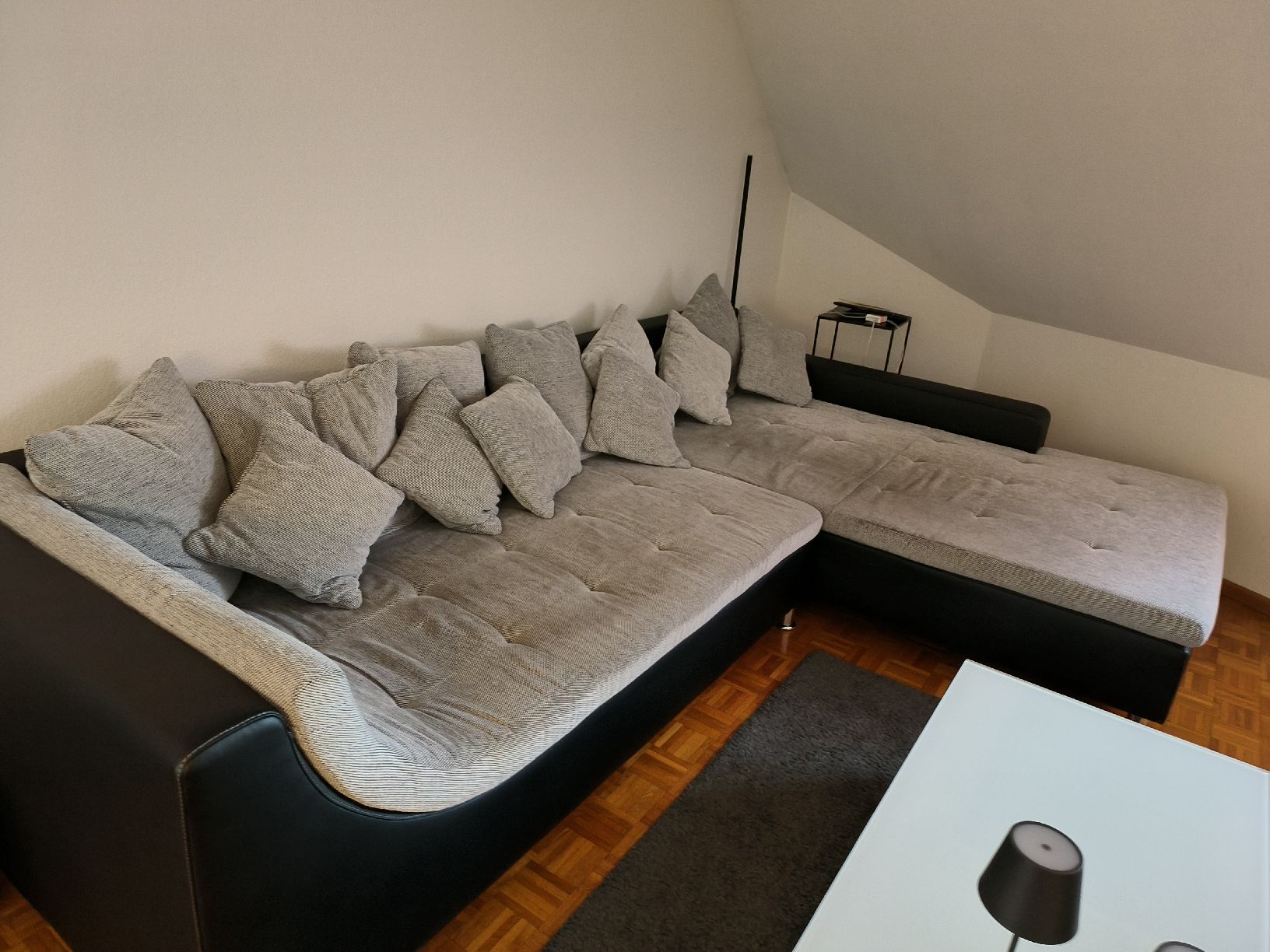 Sofas: Ecksofa schwarz/grau guter Zustand – D'occasion à Ettingen par sylsch 1