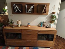 Massives Sideboard und Wandregal aus kanadischer Eiche