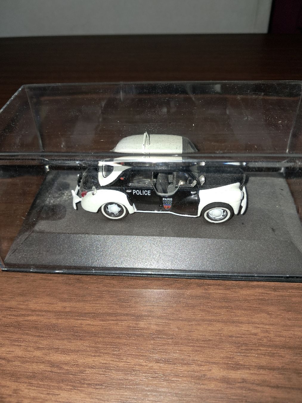 Renault Modellini d'auto: RENAULT 4CV police de Paris – Nuovo e nell'imballaggio originale da Le locle venduto da juliensaran 3