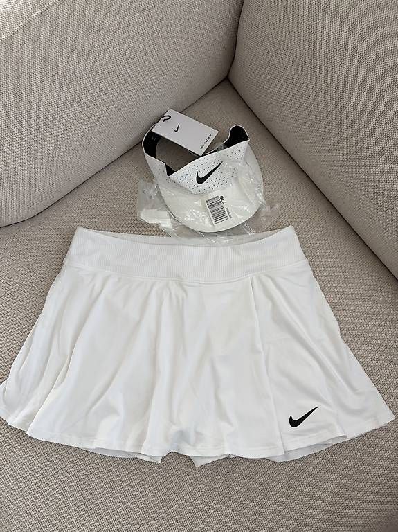 Nike Gonne: Nike Tennis Set - Rock + Visor - Neu – Usato da Lachen SZ venduto da dar_hjg9