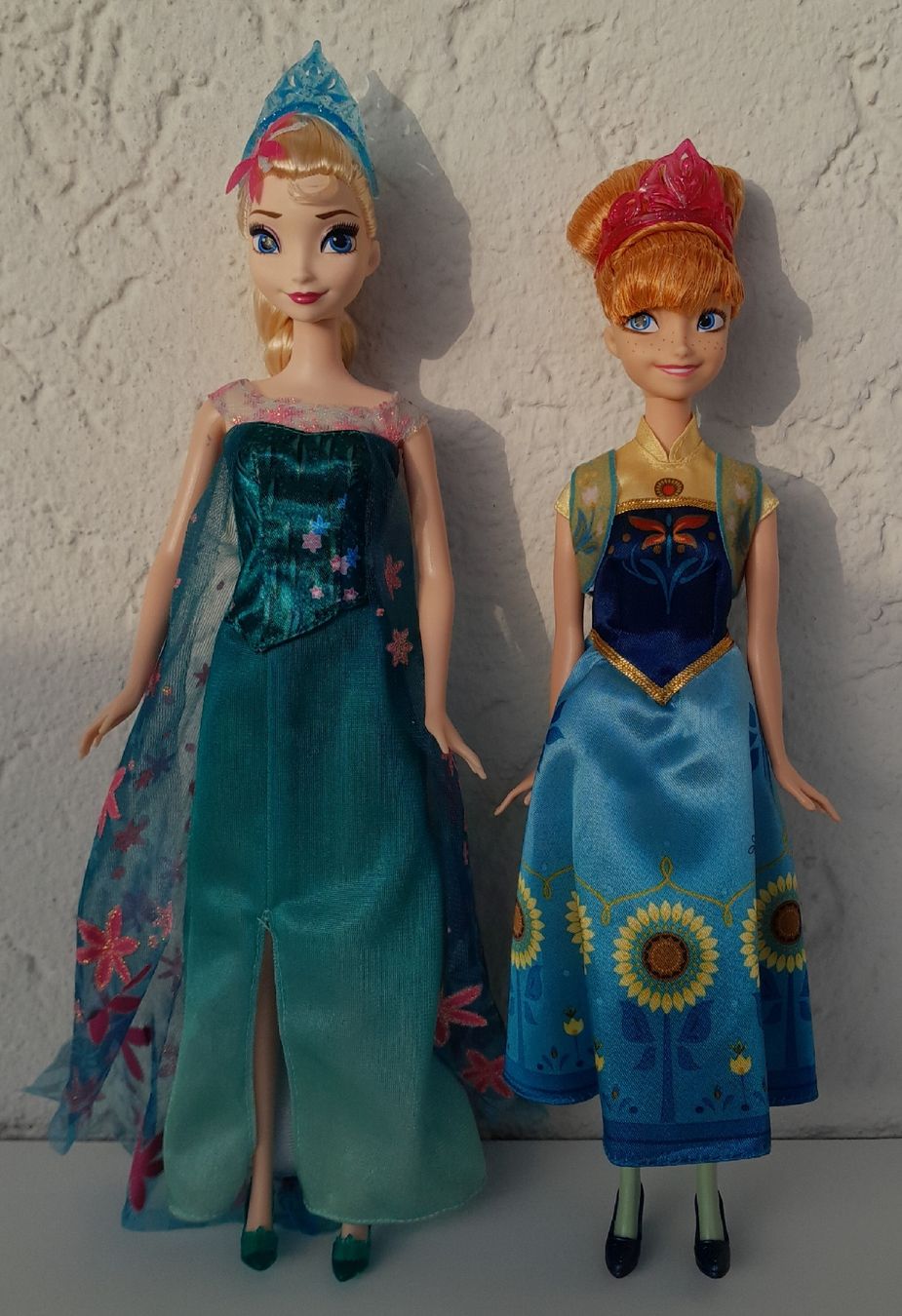 Disney Bambole: Elsa und Anna Barbie – Nuovo (secondo la descrizione) da Alchenflüh venduto da roh_6xk8