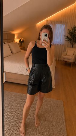 Max Mara Leder Bermudas, new