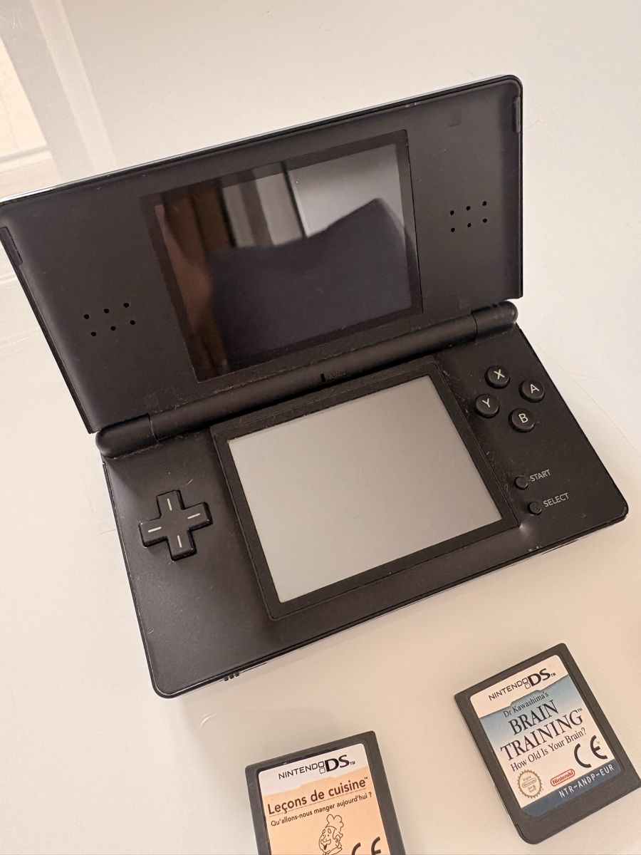 Nintendo Konsolen: Nintendo ds lite + chargeur + 8jeux – Gebraucht aus Dompierre FR von PRiT_Madara 4