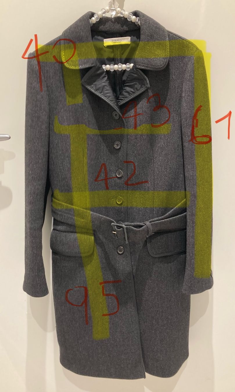 Prada Cappotti: Prada mantello no 40I-36CH – Usato da Paradiso venduto da Kayakara 4