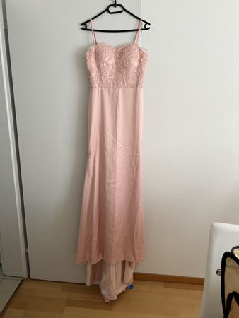 Rosafarbenes langes Festkleid - M