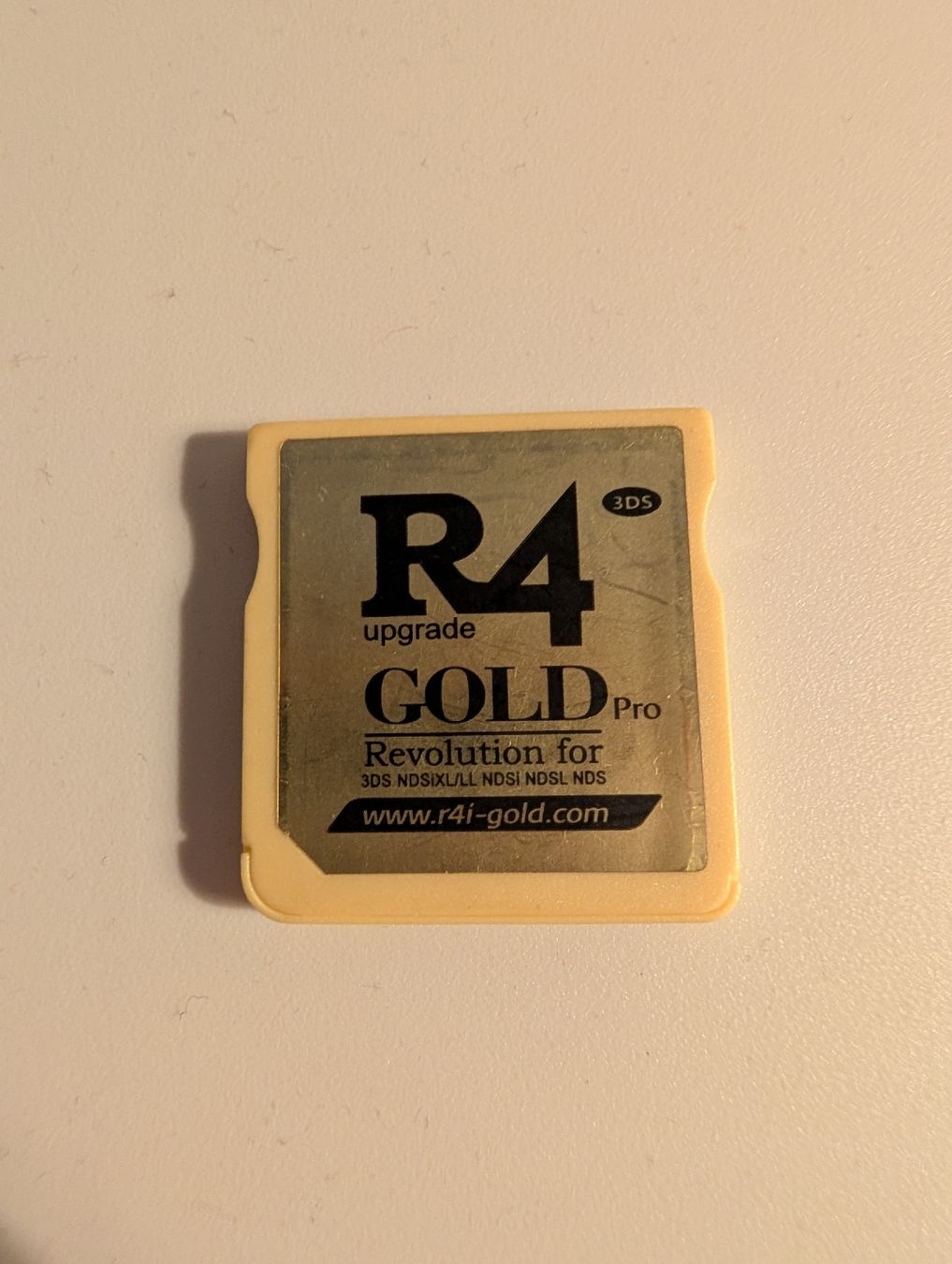 Jeux: R4 Gold PRO Modul - Nintendo 3DS – D'occasion à Langnau am Albis par MediaRescuerKeLoX
