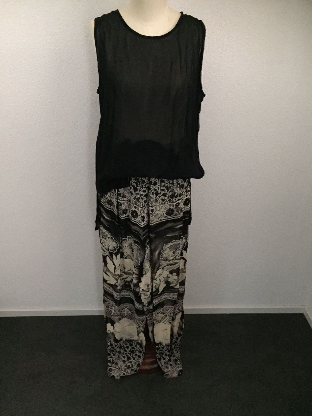 Lots de vêtements: Dreiteiliges Kleiderstück grösse 40 – Neuf (Voir description) à Zürich par Maria_Felicina 4