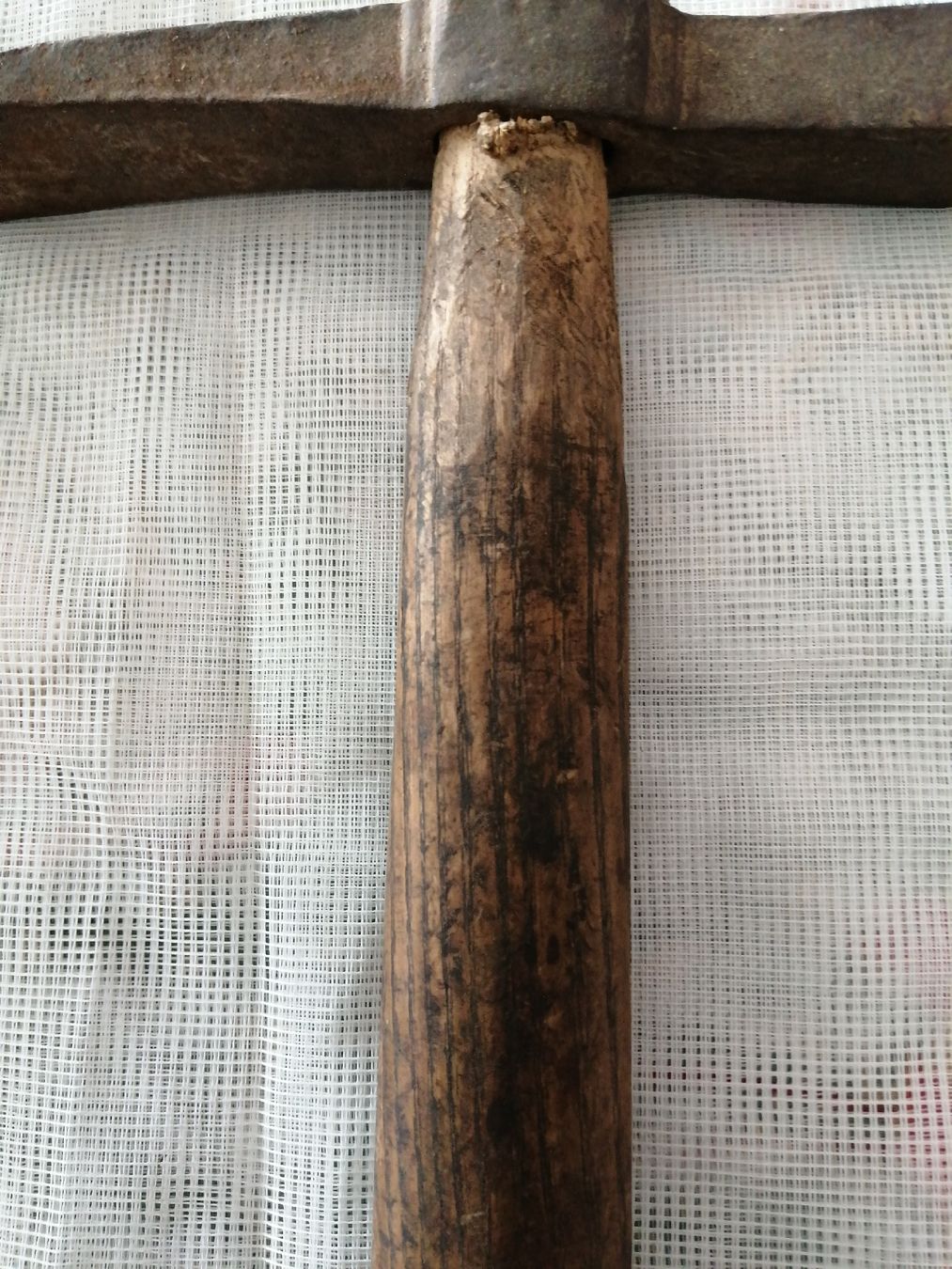 Tutti gli attrezzi: Antiker Steinhammer/Fäustel mit Holzgriff  – Usato da Honau venduto da holunder3 3