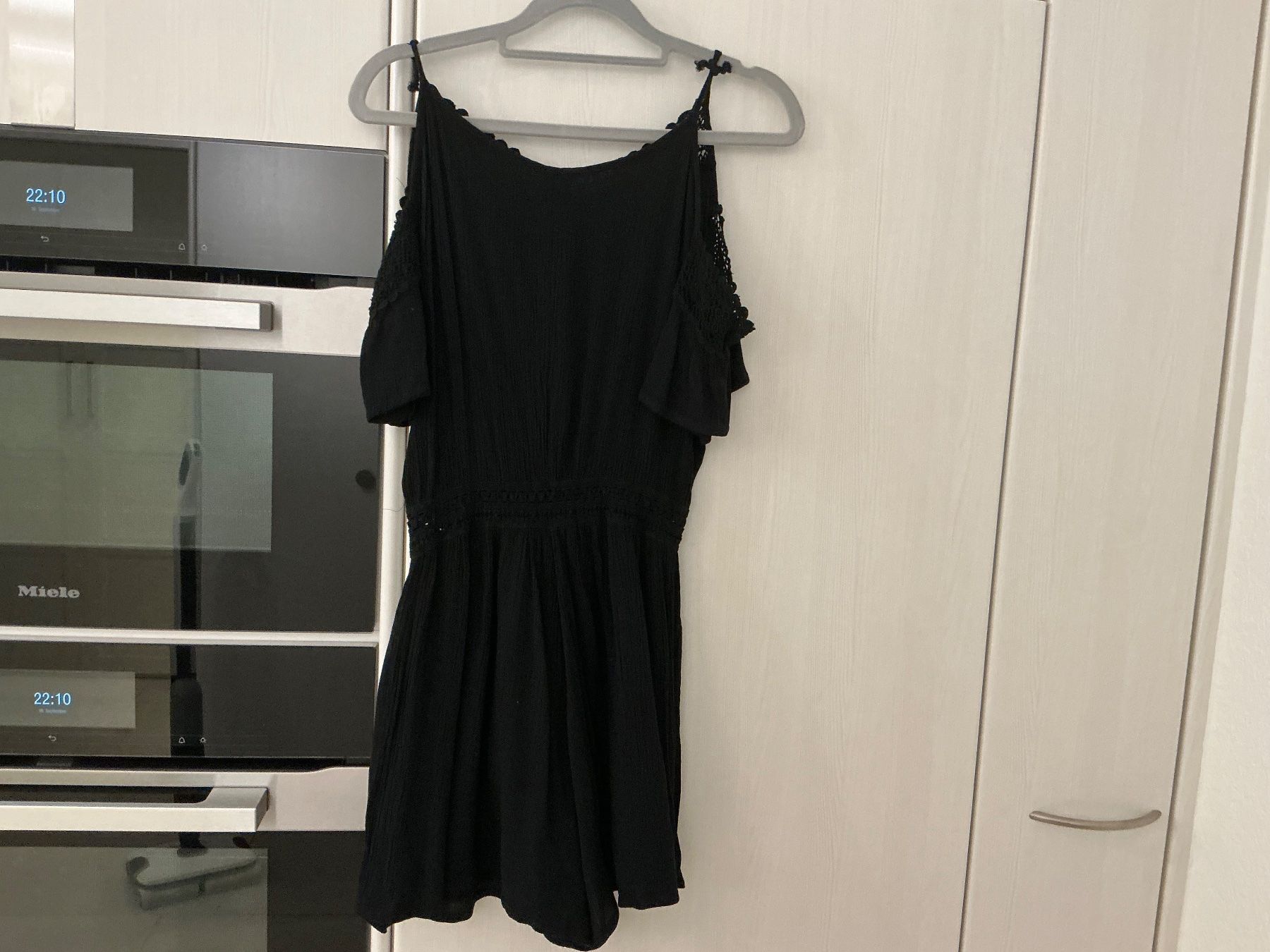 Tute: Schwarzer Sommer Jumpsuit mit Spitze, Grösse 36 – Usato da Würenlos venduto da Chicca2004