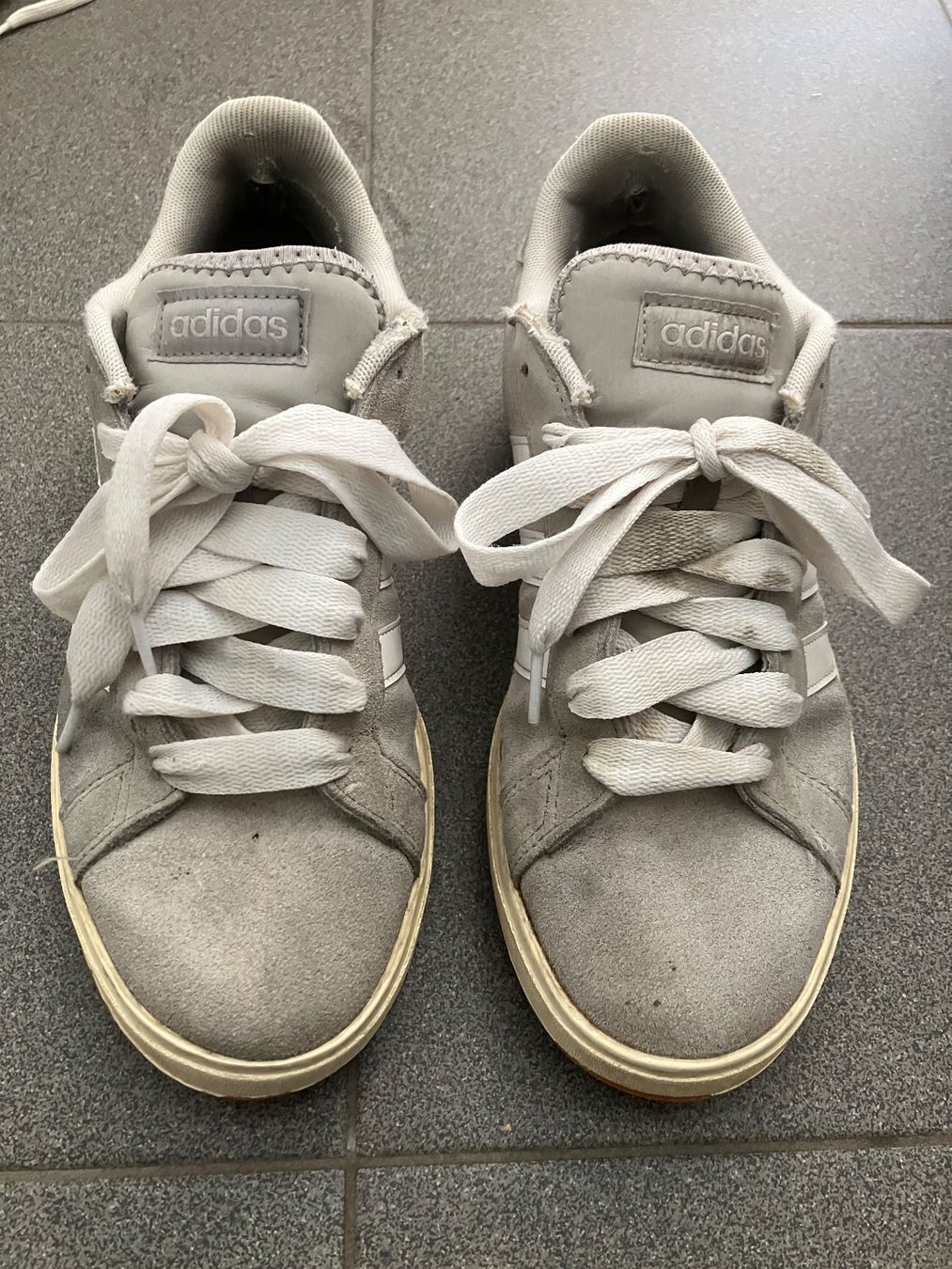 Adidas Chaussures hommes: Adidas Sneaker Gr. 42.5 – D'occasion à Ruggell par VegasGirl 1