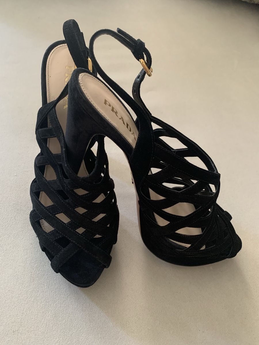 Prada Damenschuhe: Prada Schuhe  – Gebraucht aus Bergdietikon von zor_856j