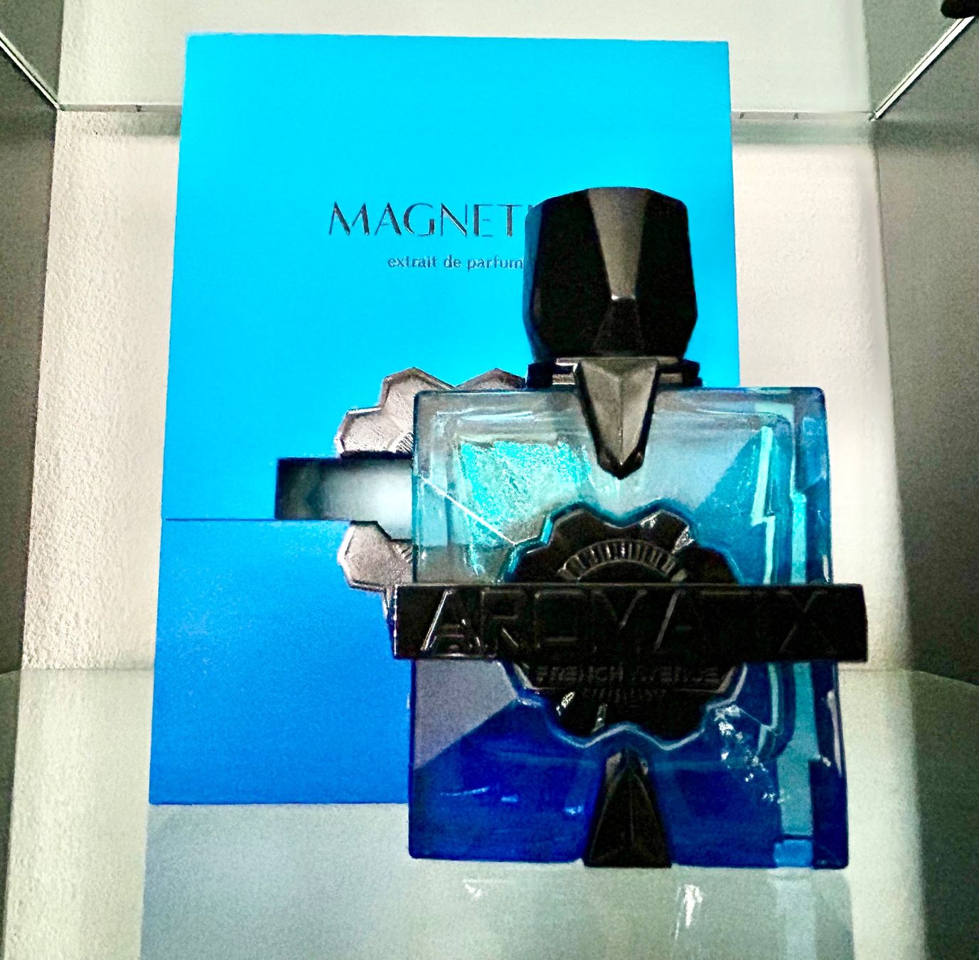 Parfum & Eau de Toilette: French Avenue x Aromatix - Magnetiq - Extrait de Parfum – Gebraucht aus Willisau von bar_7yy7