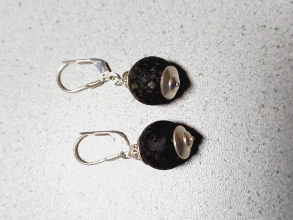 Swarovski Orecchini pendenti & Orecchini a lobo: Silber Ohrhänger mit Lavastein und Swarovski Ring – Nuovo e nell'imballaggio originale da Winistorf venduto da acreativ2 1