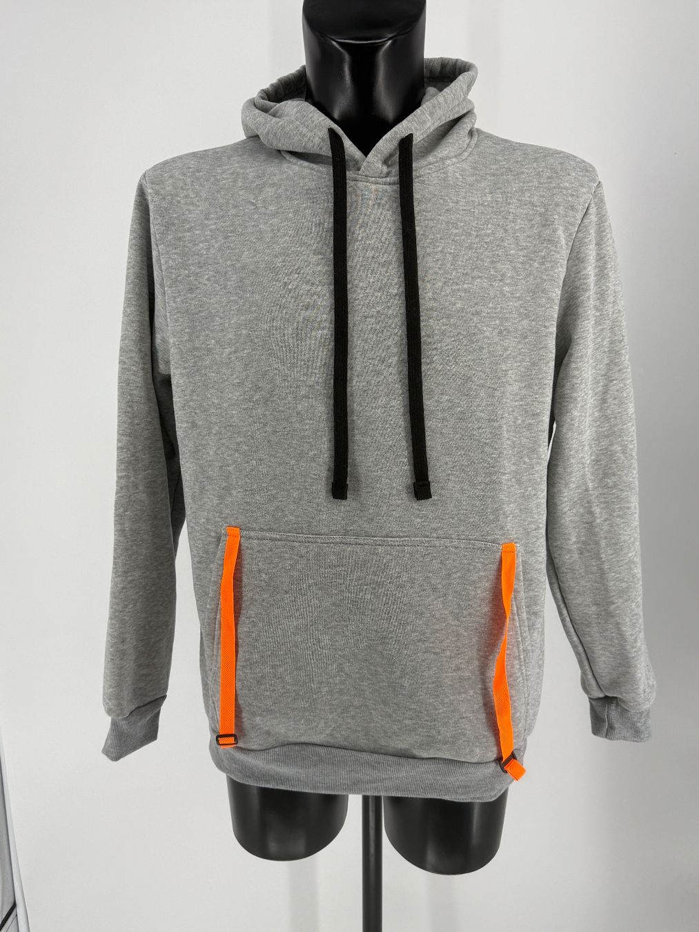 Maglioni & Felpe: Hoodie/ Kapuzenpullover Gr. L mit Neon-Details – Nuovo (secondo la descrizione) da Auenstein venduto da moin.