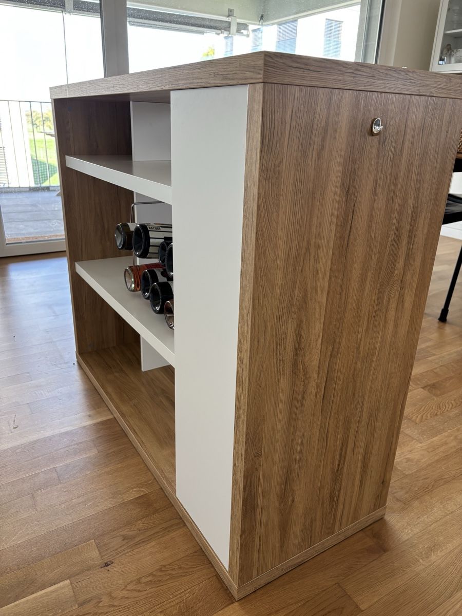 Allestimento di negozi e stand fieristici: Kücheninsel mit Weinregal – Usato da Güttingen venduto da sam_xqg8 1