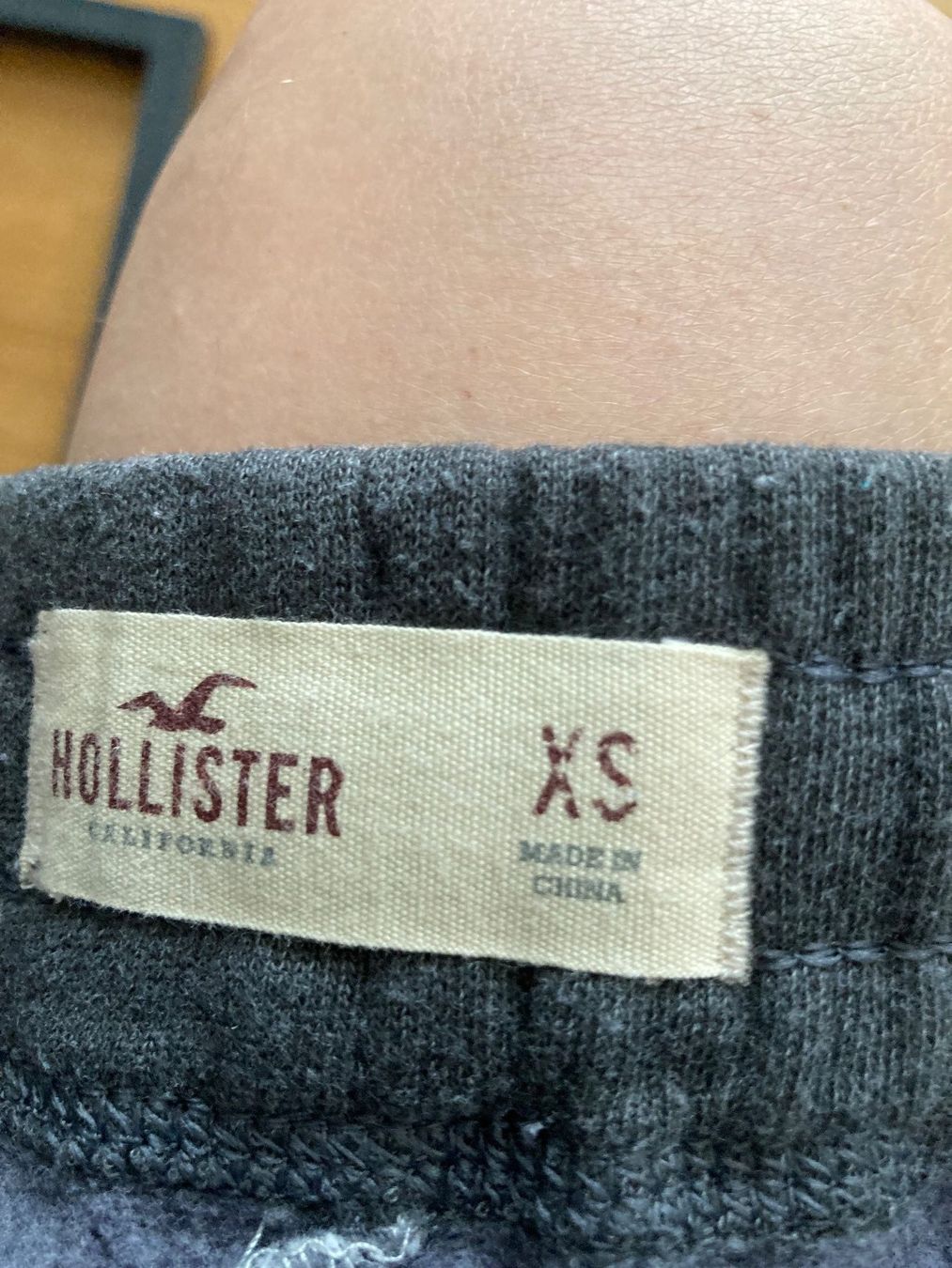 Pantaloni: (C-E) Hollister Shorts xs – Usato da Jonen venduto da Sevenb 2