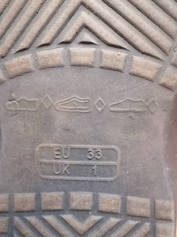 Scarpe per ragazzi: 3 Paar Kinderschuhe – Usato da Röthenbach i. E. venduto da Drachen111 2