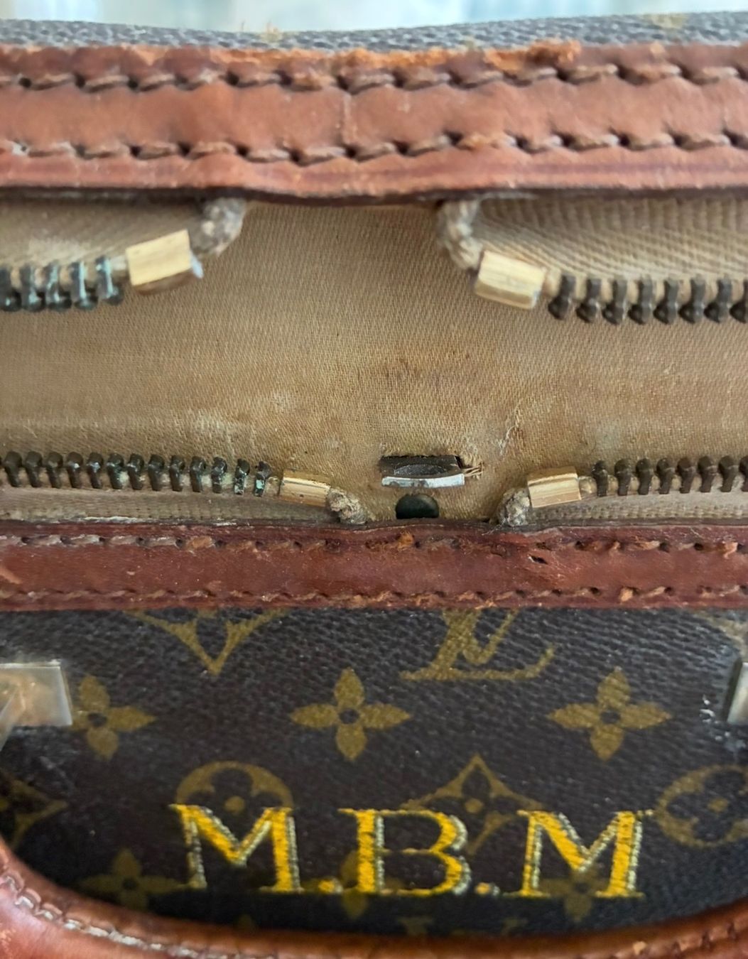 Louis Vuitton Valigie: Valise LOUIS VUITTON souple à fermeture éclair. – Usato da Genève venduto da gen_sk2c 8