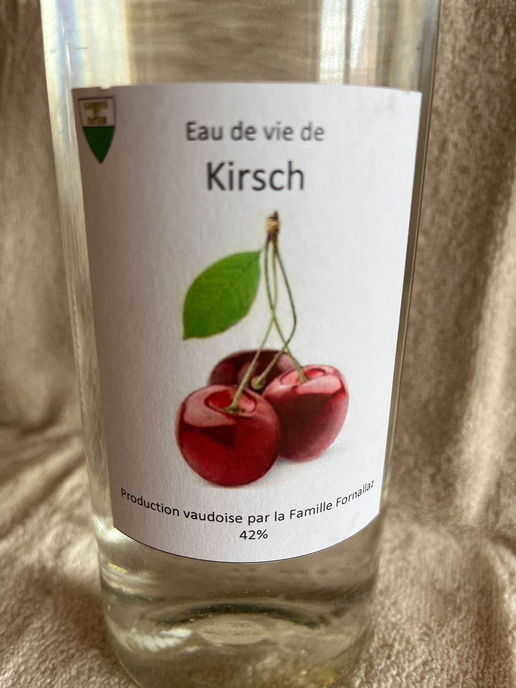 Bevande alcoliche: Bouteille d’eau de vie de Kirsch – Nuovo (secondo la descrizione) da Goumoens-la-ville venduto da sfornallaz 1