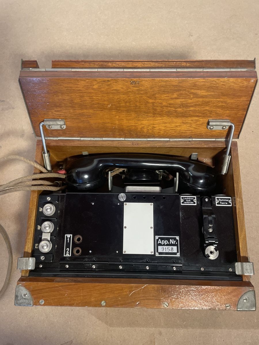 Telefone: Schweizer Armee - Feldtelefon Modell 1932 – Defekt aus Fribourg von JohnB4 2