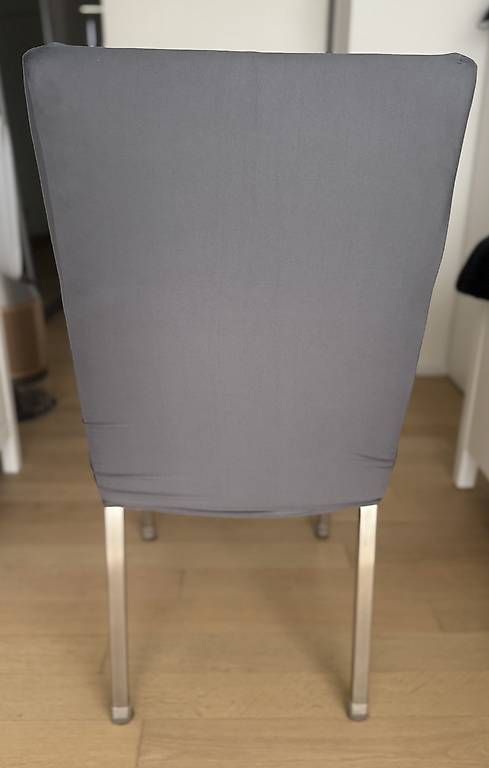 Chaises: 4x Esstisch Stühle (grau) – D'occasion à Wallisellen par van_7rhj 2