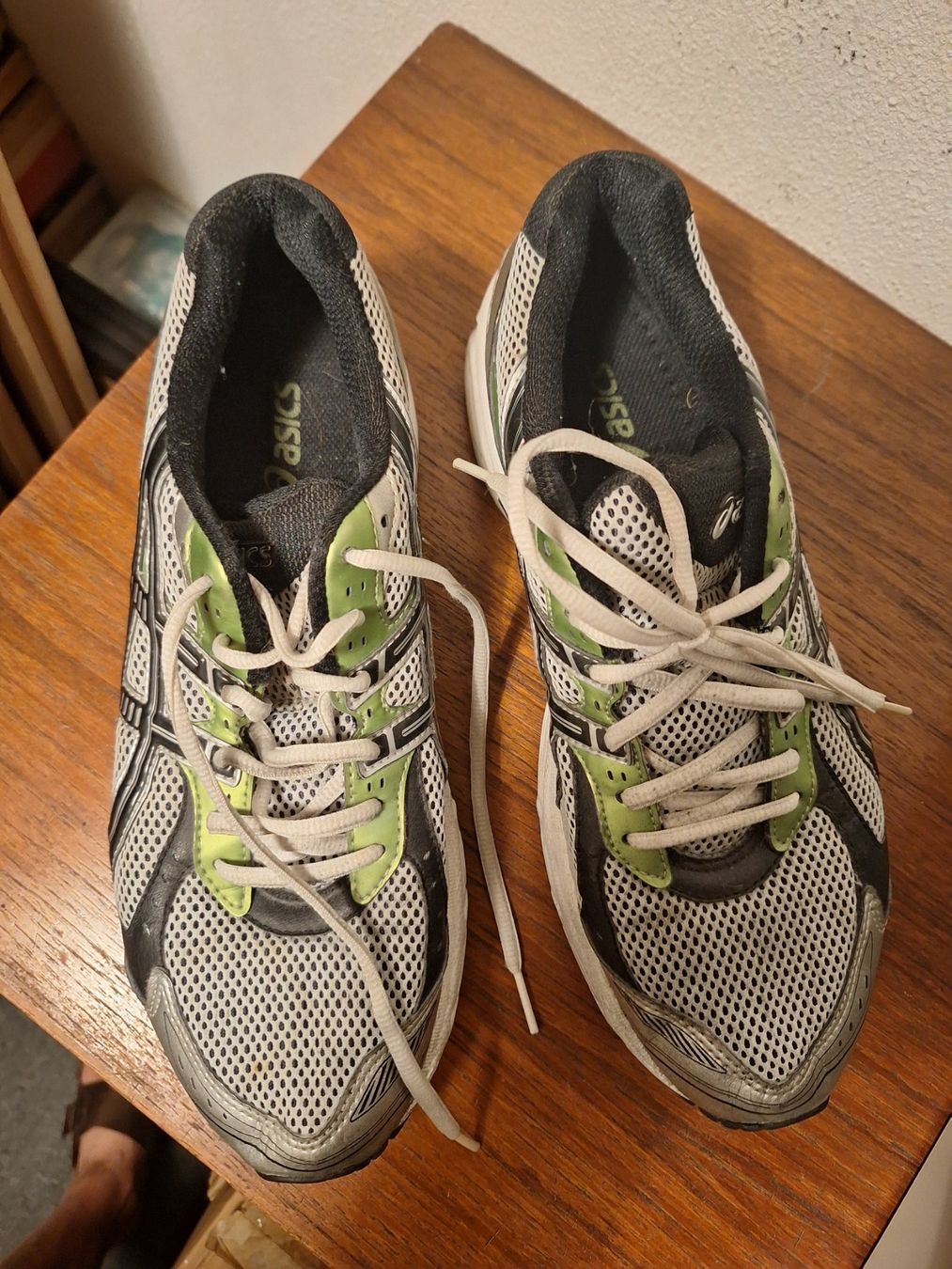 Asics Scarpe da uomo: Asics Gel 42 running sneaker – Usato da Carouge GE venduto da lor_m8jm 2