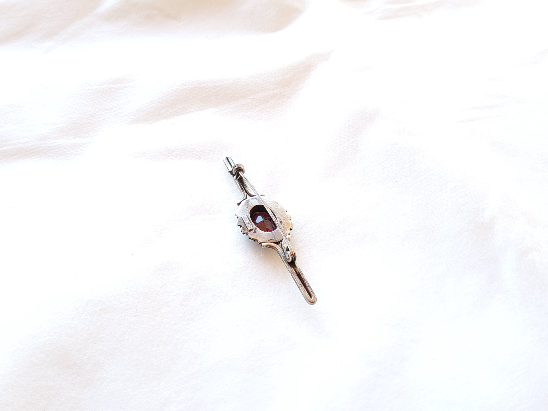 Spille & Fermagli: Ancienne broche en argent 800 – Usato da Malleray venduto da lafoirfouille 1