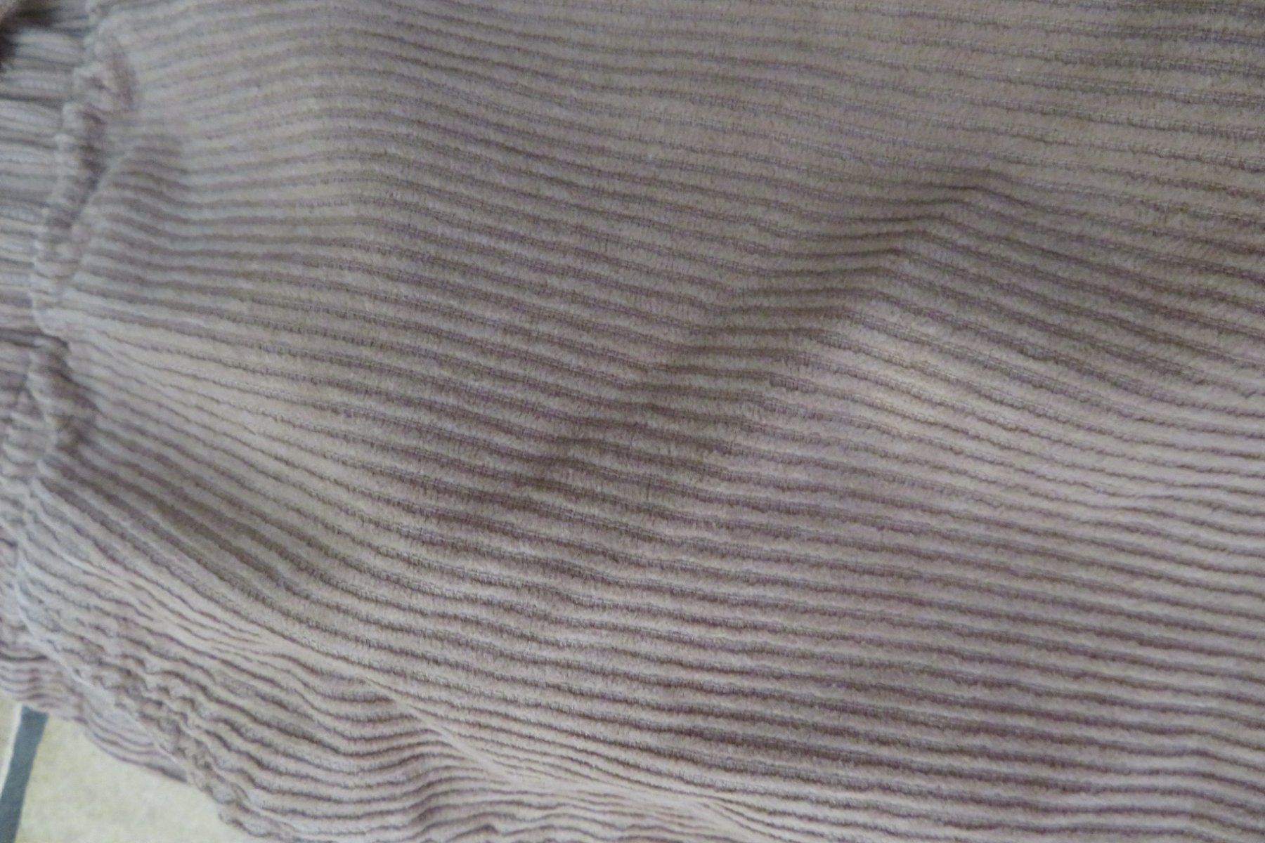 H&M Pantaloni: H&M Cordhose in Gr. 134 – Usato da Steckborn venduto da Bibendum02 1