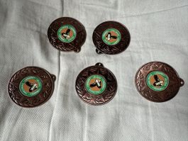 5 gleiche Medaillen 