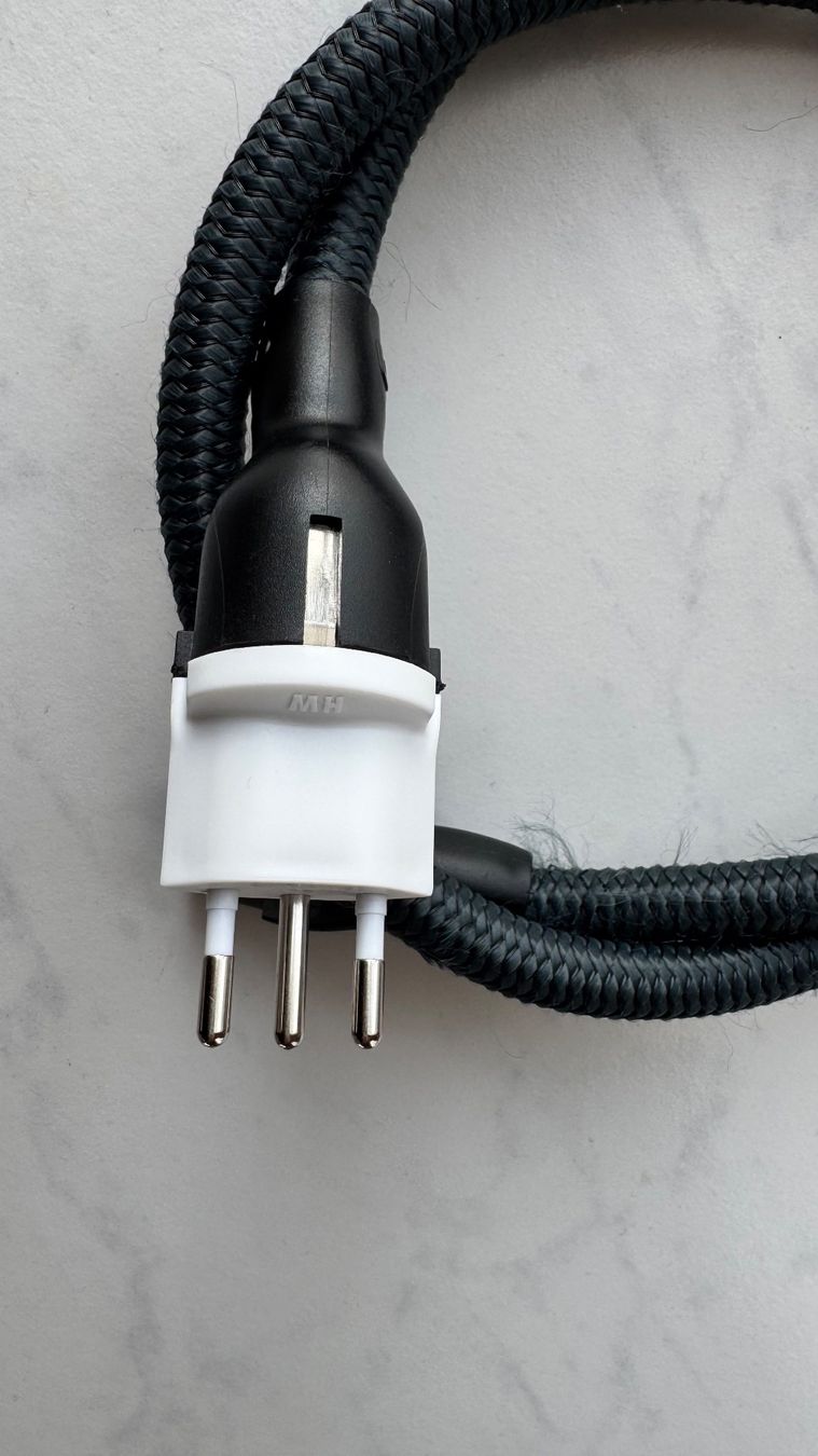 AudioQuest Kabel: AudioQuest NRG-Y3 EU-C13 Stromkabel 1m – Gebraucht aus Ennetbaden von vik_l8jt 5