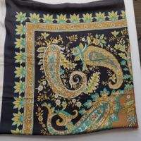 Italienisches Designer Foulard Seide 100% 1.39x1.35m Panel
