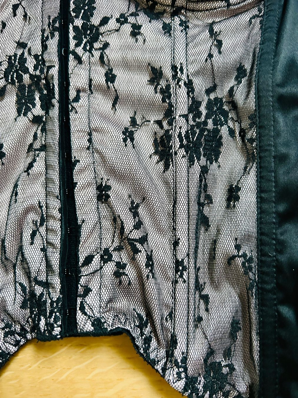 La Redoute Altra biancheria intima: Korsage mit Spitze rosa/schwarz mit Strapsbänder – Usato da Bern venduto da Chuerbis 1