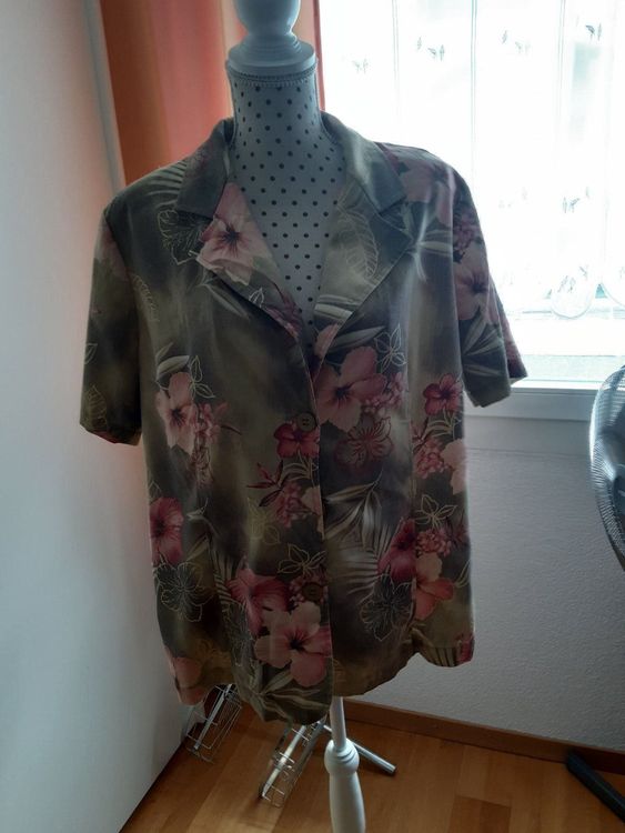 Damen Bluse Gr 48 (Neu (gemäss Beschreibung)) in Landquart für CHF 5 ...