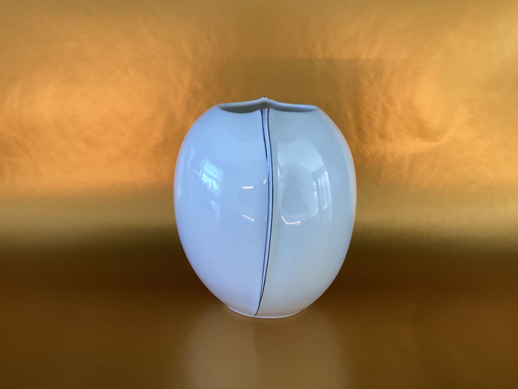 Hutschenreuther Vasi & Recipienti: Hutschenreuther  Vase  Design: Elisabeth Pott- Bischofberger – Usato da Beinwil am See venduto da kae_gh7c 2