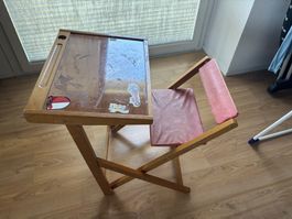 Bureau d'écolier en bois avec tableau et siège enfant