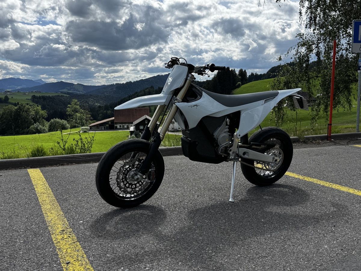 Stark Future Strada: Stark Varg SM 2026 – Usato da Feusisberg venduto da Cineflex 5