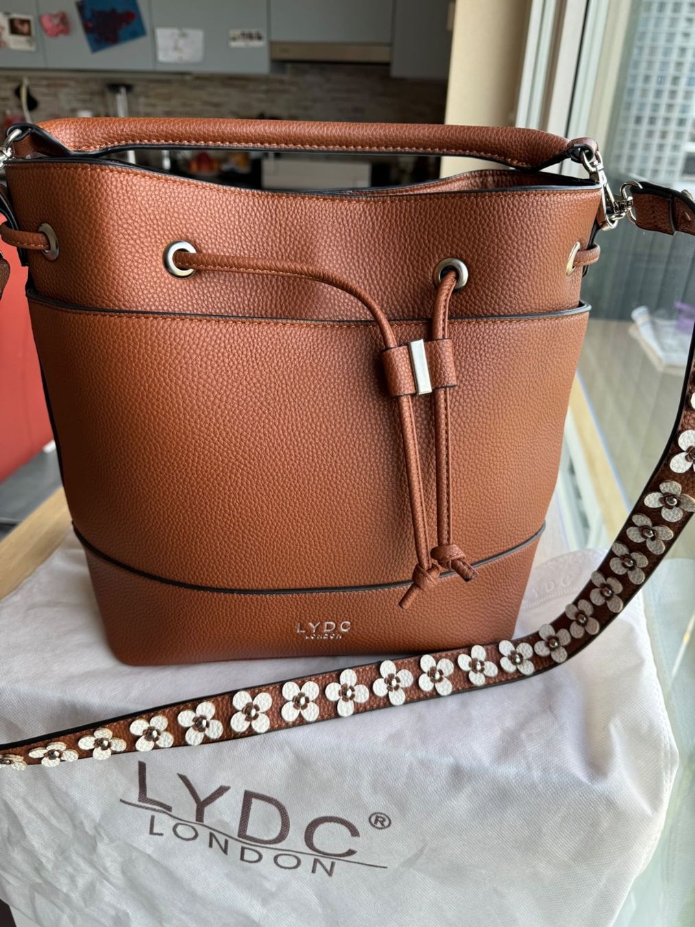 Borse da donna: Handtasche von LYDC London – Nuovo e nell'imballaggio originale da Zürich venduto da Amaretto_zh