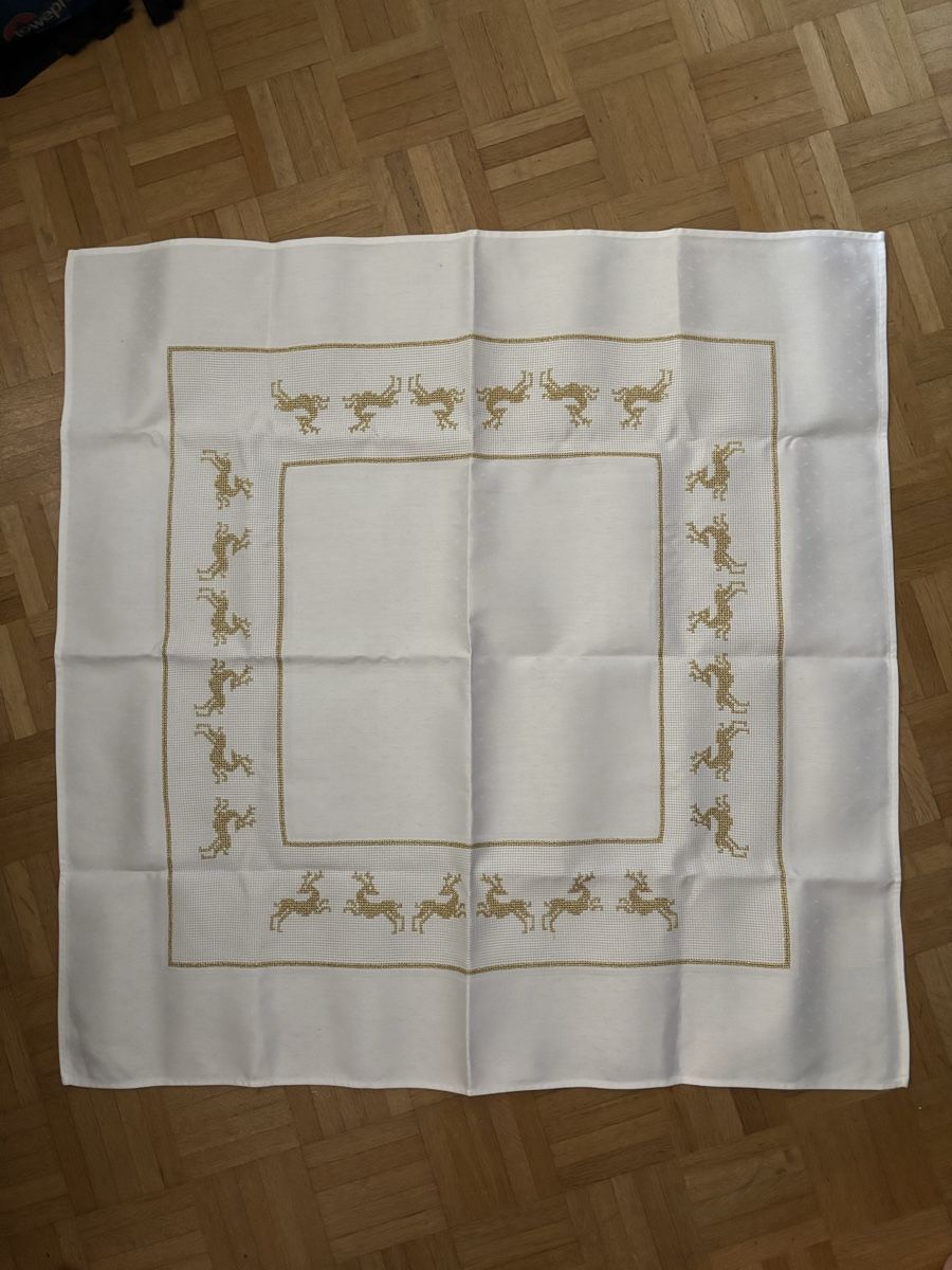 Autre linge de table: quadratische Tischdecke 86x86 cm – D'occasion à Zürich par Esterhol