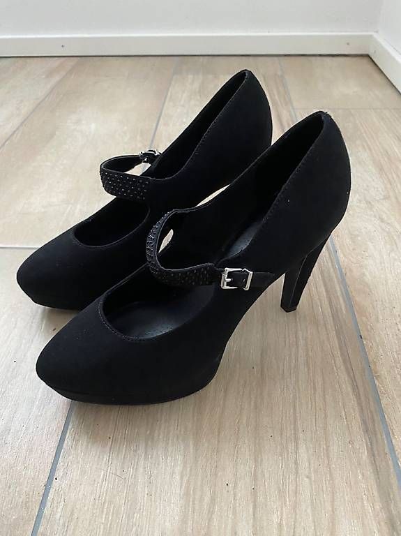 Damenschuhe: schwarze Riemchen Pumps mit Steinchen Gr. 38 – Gebraucht aus Hausen AG von corinne_g